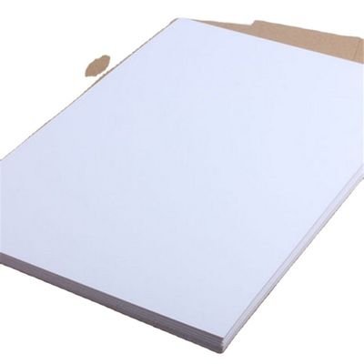 Наиболее продаваемая бумага А4 75 80 GSM Jumbo Roll с 45% поверхностным блеском и 88% блеском печати