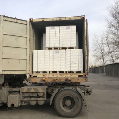 Материал продукта Белая покрытая C2s художественная бумага для печати журнала 610 мм